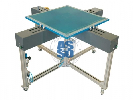 AUTOMATIC CENTRING TABLE FOR FILMS