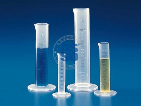 GRADUATED CYLINDERS AND CARAFES